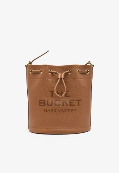 Marc Jacobs Large Bucket Bag In Grained Leather In Tan