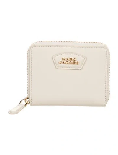 Pre-owned Marc Jacobs Leather Compact Wallet In Neutral