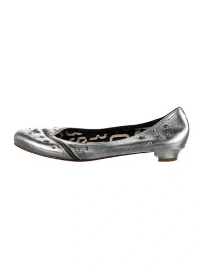 Pre-owned Marc Jacobs Leather Graphic Print Ballet Flats In Metallic/silver