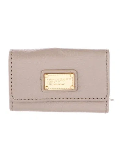 Pre-owned Marc Jacobs Leather Pouch In Neutral