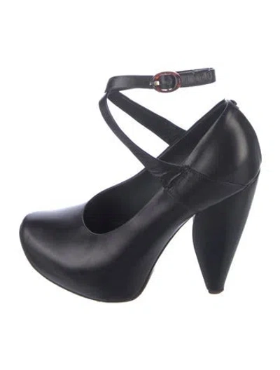 Pre-owned Marc Jacobs Leather Pumps In Black
