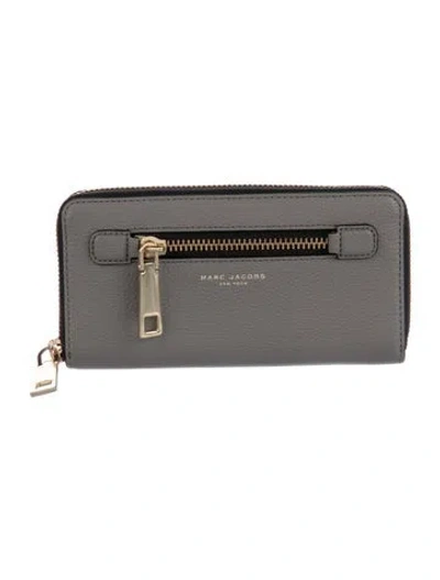 Pre-owned Marc Jacobs Leather Wallet In Gray