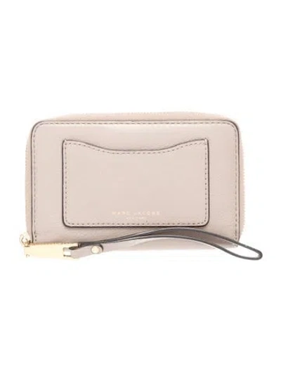 Pre-owned Marc Jacobs Leather Wallet In Neutral