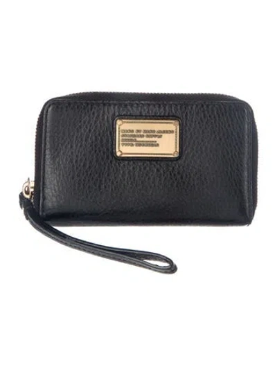 Pre-owned Marc Jacobs Leather Wristlet In Black