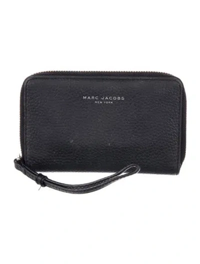 Pre-owned Marc Jacobs Leather Wristlet In Black