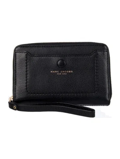Pre-owned Marc Jacobs Leather Wristlet In Black
