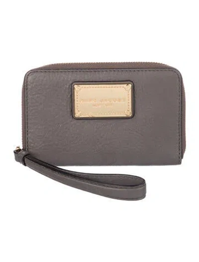 Pre-owned Marc Jacobs Leather Wristlet In Gray
