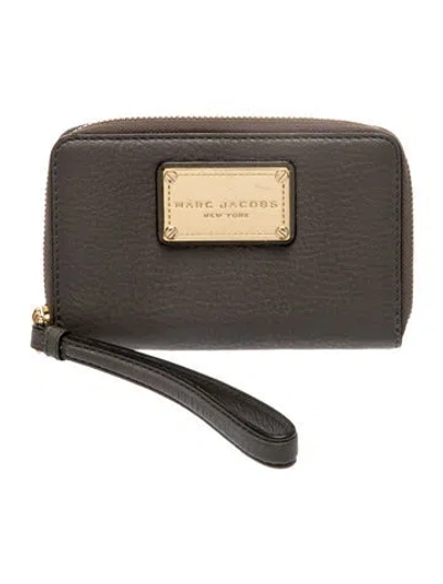 Pre-owned Marc Jacobs Leather Wristlet In Gray
