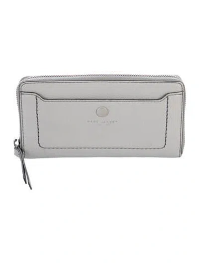 Pre-owned Marc Jacobs Leather Wristlet In Gray