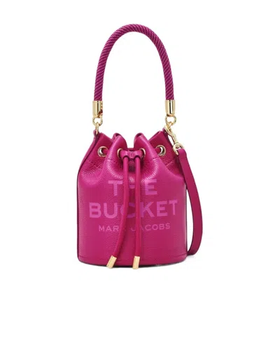 Marc Jacobs Logo Embossed Bucket Bag In Lipstick