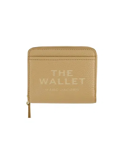 Marc Jacobs Logo Printed Zipped Mini Compact Wallet In Nude