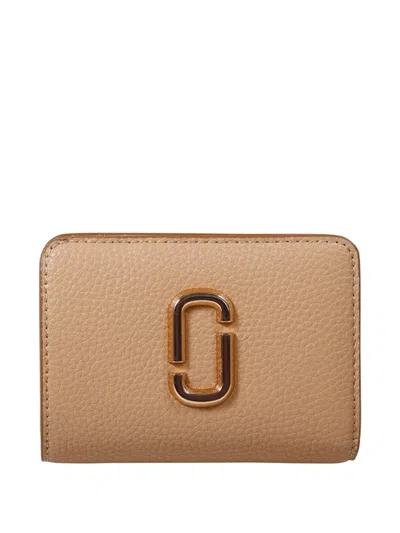 Marc Jacobs Logo Wallet In Brown