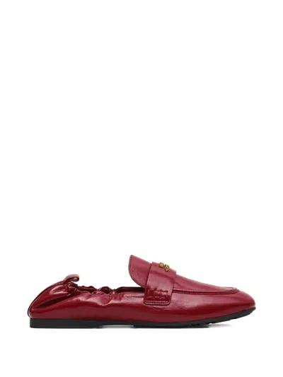 Marc Jacobs Logo-plaque Leather Loafers In Red