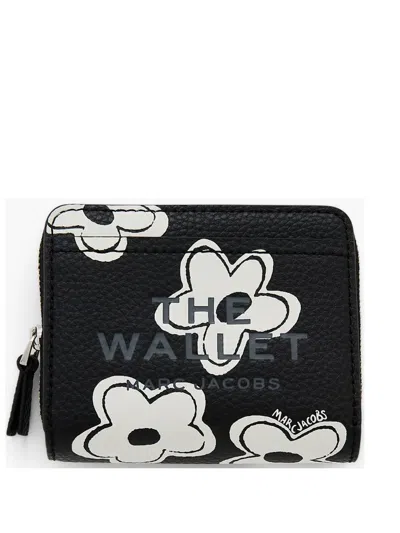 Marc Jacobs Mini The Daisy Wallet In Black