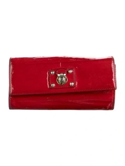 Pre-owned Marc Jacobs Patent Leather Graphic Print Wallet In Red
