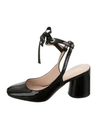Pre-owned Marc Jacobs Patent Leather Pumps In Black