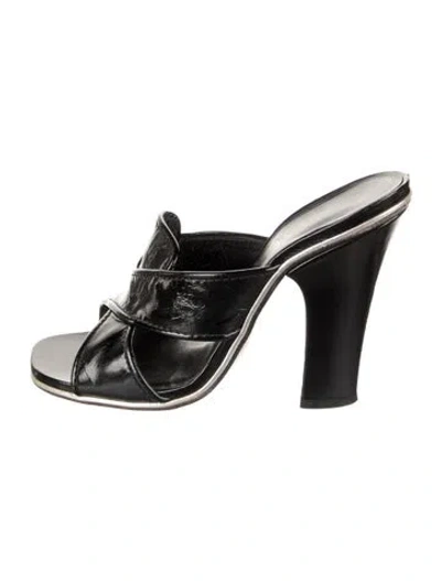 Pre-owned Marc Jacobs Patent Leather Slides In Black
