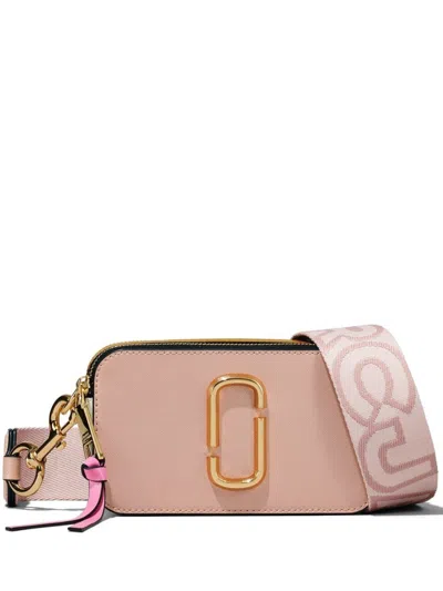 MARC JACOBS WOMEN PINK THE SNAPSHOT CROSSBODY BAG, ONESIZE LUXURY CROSSBODY BAGS FOR WOMEN DARVEYS