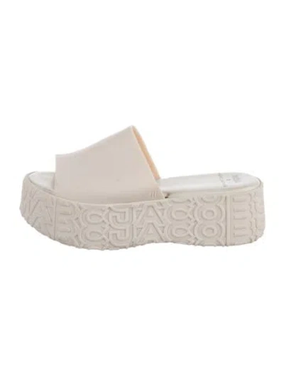 Pre-owned Marc Jacobs Rubber Graphic Print Slides In Neutrals