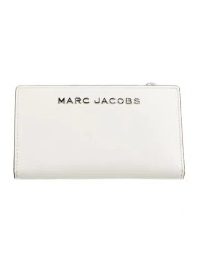 Pre-owned Marc Jacobs Saffiano Leather Bifold Wallet In White