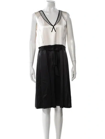 Pre-owned Marc Jacobs Silk Knee-length Dress In Multi