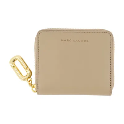 Marc Jacobs Slim Compact Leather Wallet In Nude