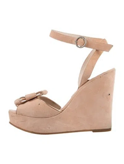 Pre-owned Marc Jacobs Suede Pumps In Neutrals