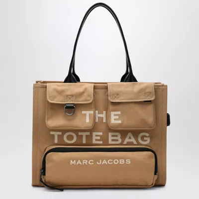 MARC JACOBS MARC JACOBS THE CARGO CANVAS LARGE TOTE BAG IN CAMEL
