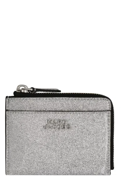 Marc Jacobs The Coated Glitter Everyday Top Zip Wallet In Gray