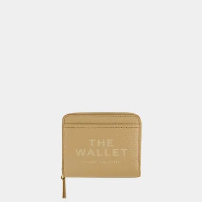 Marc Jacobs The Leather Mini Compact Wallet In Nude