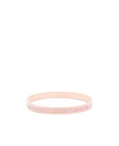 Marc Jacobs The Medallion Scalloped Bangle In Yellow