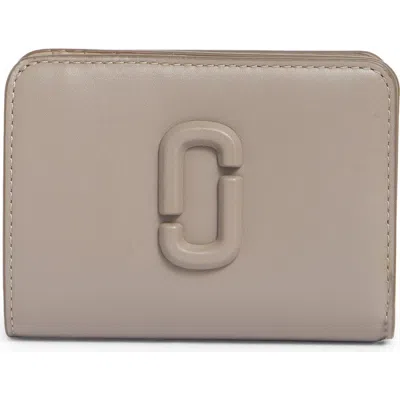 Marc Jacobs The Mini Compact Leather Bifold Wallet In Cement