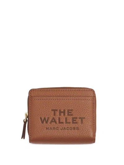 Marc Jacobs Logo Printed Zipped Mini Compact Wallet In Brown
