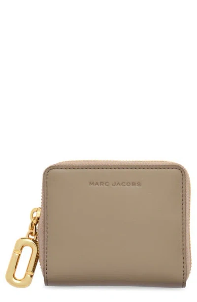 Marc Jacobs The Slim Compact Wallet In Gray