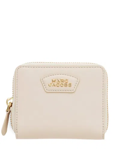 Marc Jacobs The Slim Compact Zip Leather Wallet In Neutral