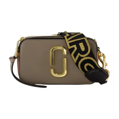 MARC JACOBS MARC JACOBS THE SNAPSHOT CROSSBODY - LEATHER - BROWN