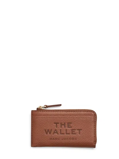 Marc Jacobs The Top Zip Multi Wallet - Rectangular Design With Gold Hardware In Brown