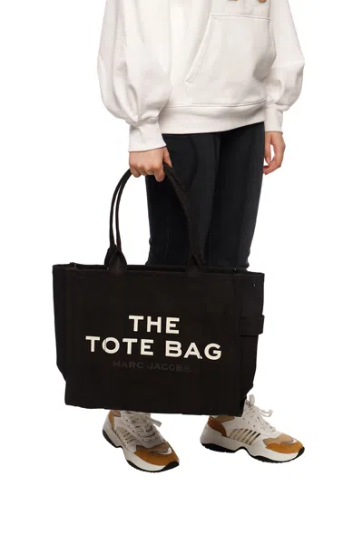 Marc Jacobs ‘the Traveler Large' Shoulder Bag In Black