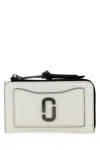 MARC JACOBS WHITE LEATHER UTILITY SNAPSHOT WALLET