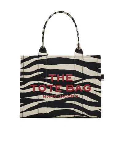 Marc Jacobs Zippered Shoulder Bag In Black
