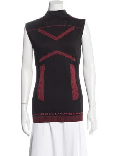 Pre-owned Marcell Von Berlin Graphic Print Mock Neck Top In Red