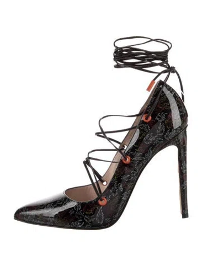 Pre-owned Marcell Von Berlin Patent Leather Floral Print Pumps In Black