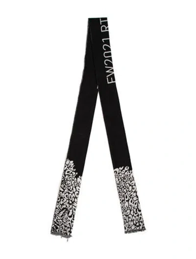 Pre-owned Marcell Von Berlin Silk Printed Shawl In Black