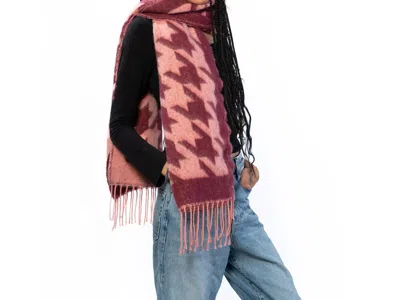 Marcus Adler Houndstooth Scarf In Burgundy