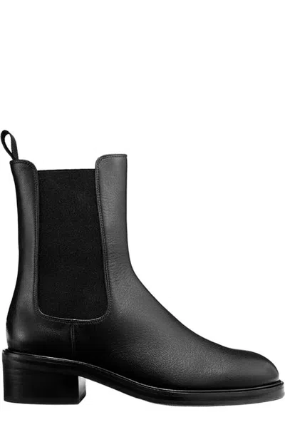 Margaux The City Chelsea Boot In Black