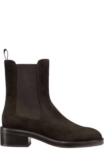 Margaux The City Chelsea Boot In Brown