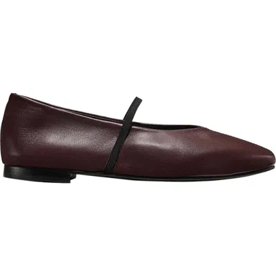Margaux The Phoebe Flats In Burgundy