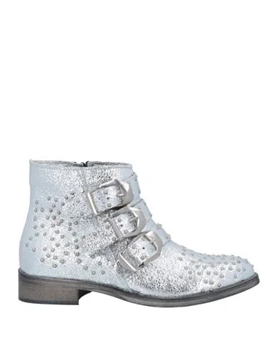 Maria Woman Ankle Boots Silver Size 8 Soft Leather
