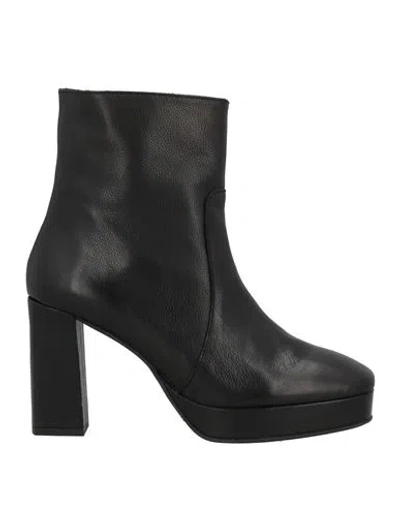 Marian Woman Ankle Boots Black Size 10 Soft Leather