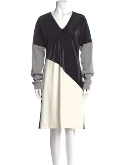 Pre-owned Marie Saint Pierre V-neck Knee-length Dress In Black